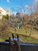 Učitajte sliku u galeriji, Čaša za vino &quot;Žena, Prijatelj, Kraljica&quot;
