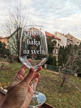 Učitajte sliku u galeriji, Čaša za vino &quot;Najbolja baka na svetu&quot;
