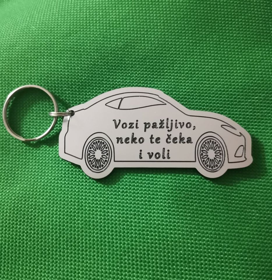 Privezak za ključeve P256